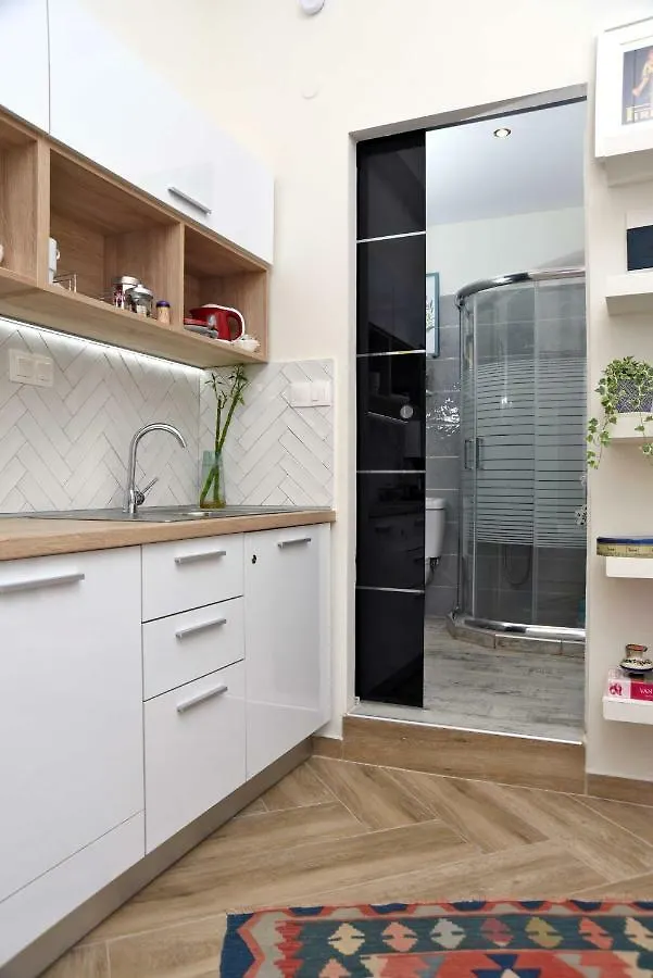 Central Aristotelous Studio 1 Thessaloniki 0*,